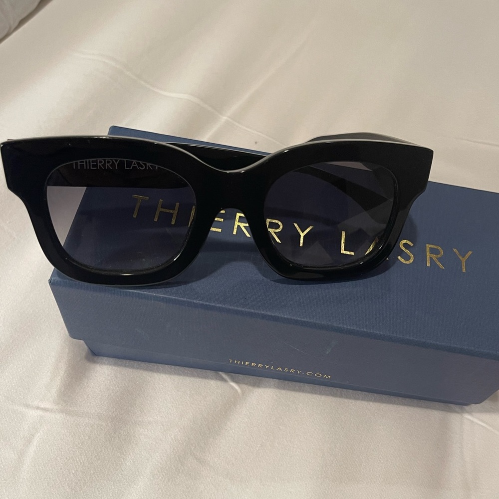Black oversized Thierrry Lasry sunglasses